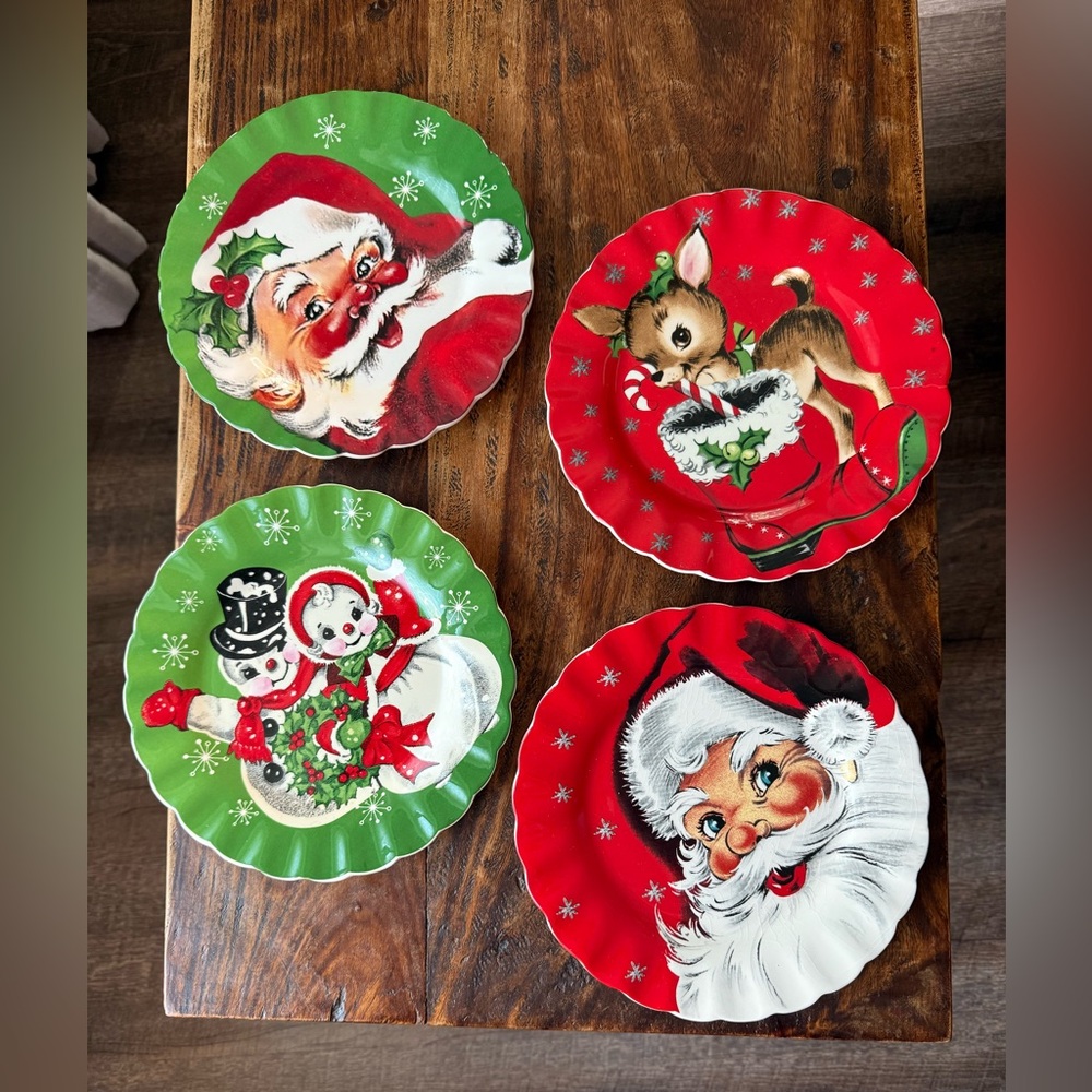 Mr. Christmas Nostalgic
Ceramic Scalloped plates